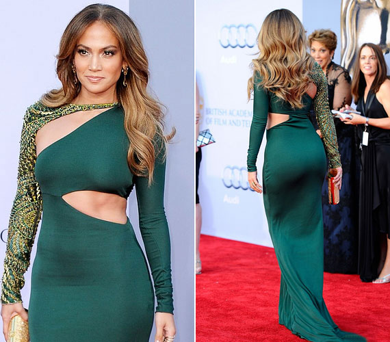 	Jennifer Lopez ez utóbbit nem mindig mondhatja el magáról, mert bár a szín illik hozzá, a merész szabás inkább a vékonyabb testalkatúaknak áll jól.