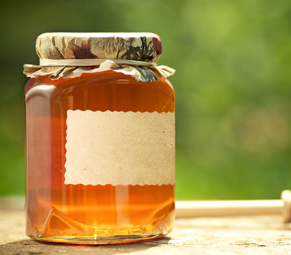 	A méz univerzális szépítő, fertőtlenít és méregtelenít, bármilyen pakolásba jó alapanyag.