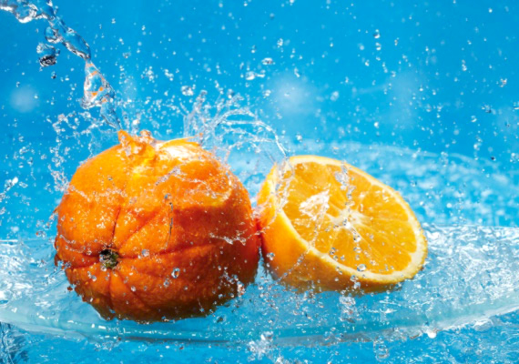 
                        	A narancs vitaminokkal és karotinoidokkal van tele, gyorsan felveszi a harcot a szabadgyökökkel.