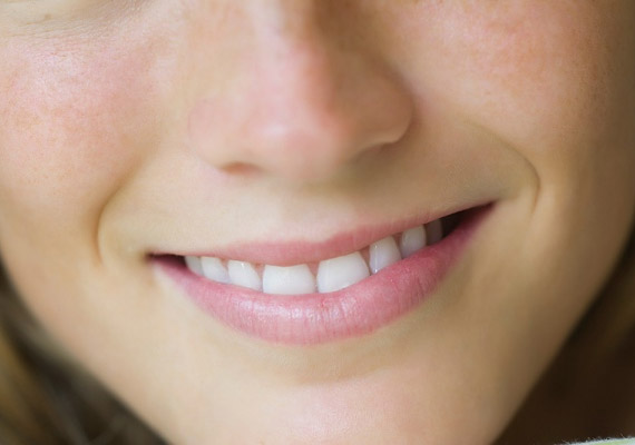	Fogerősítő tabletta és napelemmel működő, baktériumirtó fogkefe gondoskodik majd a fehér fogakról.