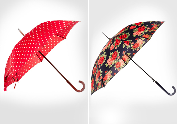 	Ősszel bizony el-elered az eső, ezért mindenképp szerezz be egy mintás esernyőt! Legyen az pöttyös vagy virágos, az eső sem rontja el a kedved, ha ezt tartod magad fölé.