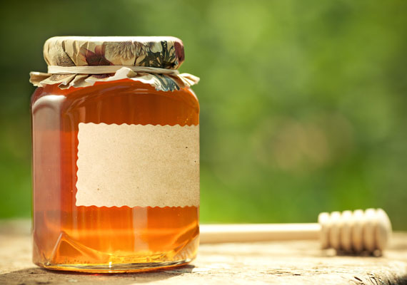 	A méz a tévhittel ellentétben nem hidratál, de számos más előnye van, fertőtlenít és méregtelenít.