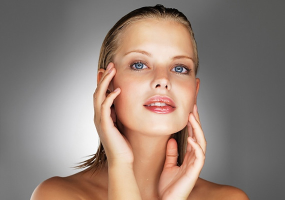
                        	Mozgasd meg az arcizmaidat arcjógával: napi három perc elég ahhoz, hogy felfrissüljön a bőröd. Kattints, és mutatunk gyakorlatokat!