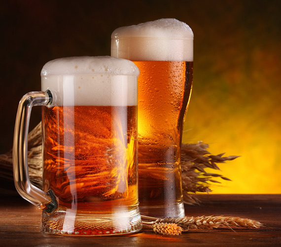 	A sörös öblítés rég bevált módszer. A sampont egy félliteres sörrel öblítsd le, majd várj pár percet, végül vízzel öblítsd át megint. A szárítás során elszáll az alkoholszag.
