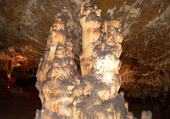 	Az Aggteleki-barlangrendszerben található hazánk legrégebben kutatott és egyik legszebb cseppkőbarlangja, a Baradla-barlang is. Nem véletlen, hogy az UNESCO Világörökség listáján is helyet kapott.