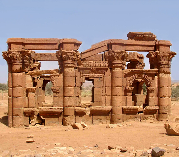 	A Meroé-sziget régészeti lelőhelyei Szudánban fekszenek. Az ókori város romjai az egykori kusita királyság emlékét őrzik.