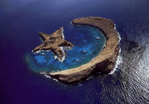 
                        	Ezt az állítólag Maui partjainál készült képet is sokan hiszik valódinak.