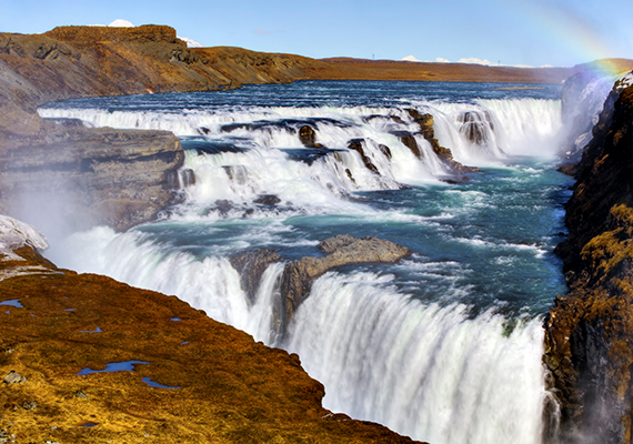 	A Gullfoss-, vagyis az Arany-vízesés az egyik első számú látnivalónak számít Izlandon.