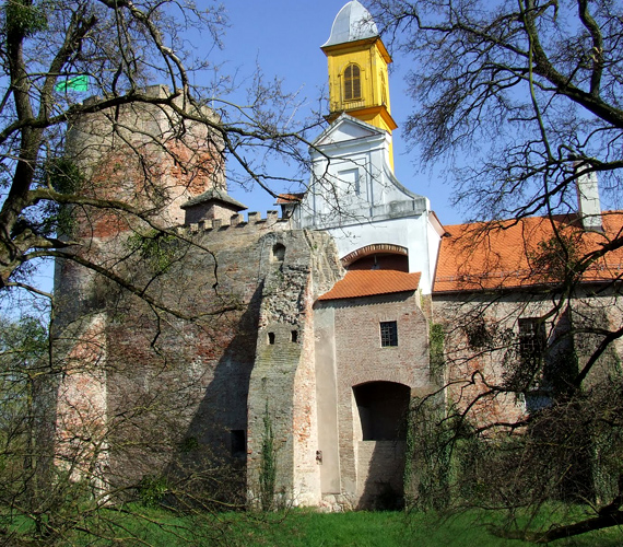 	A horvátországi kisváros, Valpó várának romjai csupán 30 kilométerre találhatók a magyar határtól.