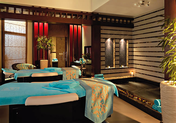 	Az Egyesült Arab Emirátusokban, Fujairah-ban található Fujairah Rotana Resort and Spa igazi luxusparadicsom.