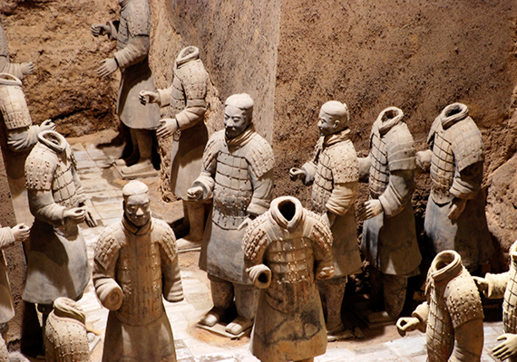 	A szobrokat 1974-ben földművesek fedezték fel négy méter mélyen, kútásás közben.