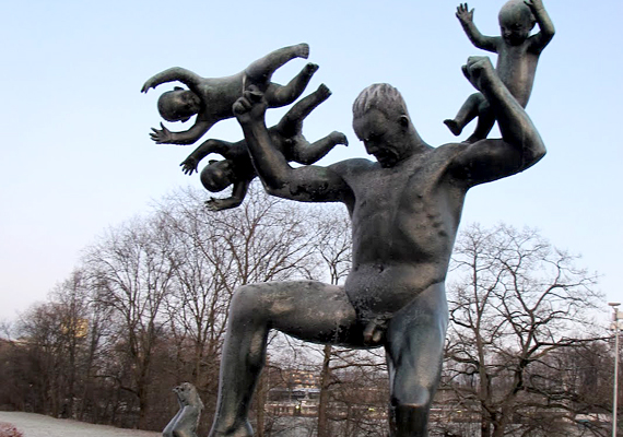 	Az oslói Frogner Park egyik leghírhedtebb látnivalója a Babyfighter, vagyis a férfialak, akik csecsemőkkel harcol.