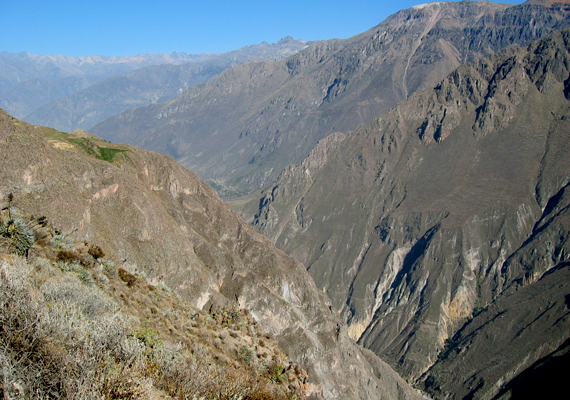 
                        	A perui Colca-kanyon 4160 méteres mélységgel büszkélkedhet.