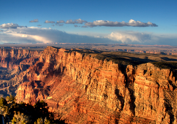 
                        	Az Amerikai Egyesült Államokban található Grand-kanyon elképesztő mélységeket tudhat magáénak: van, ahol ez a másfél kilométert is eléri.
