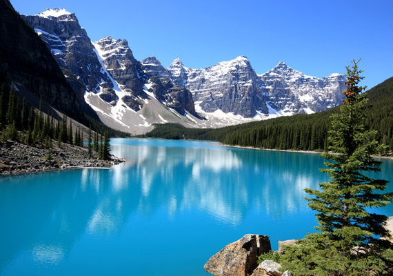 	A hatodik helyen álló Kanada jócskán megelőzte szomszédját, az Amerikai Egyesült Államokat. A képen a Banff Nemzeti Park látható.