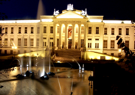 	A kilencedik helyen Szeged áll, többek között történelmi és kulturális örökségének köszönhetően. A képen a Móra Ferenc Múzeum látható.
