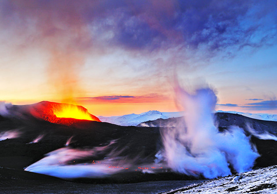 	A leghíresebb izlandi vulkán, az Eyjafjallajökull 2010-es kitörésével nagy gondokat okozott Európa légiközlekedésében.