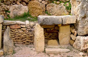 Egy újkőkorszaki megalitikus templom oltára