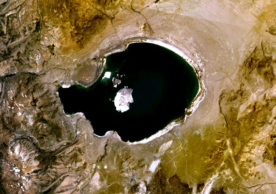 	A tó a NASA felvételén.