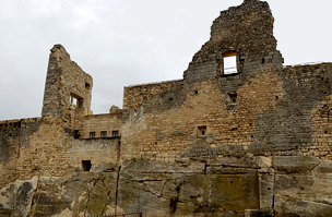 A kastély romjai