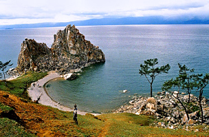 A Bajkál tó vadregényes partja