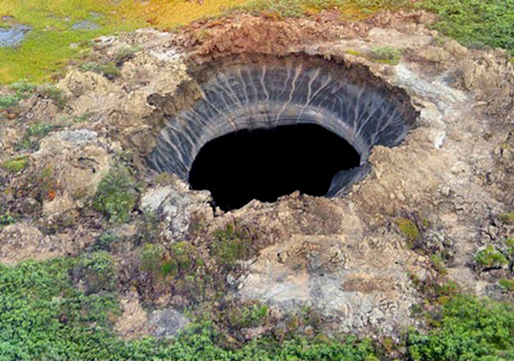 	Így néz ki az egyik említett mélyedés Szibériában. Az eddig fellelt lyukak átlagosan hetven méter mélyek, illetve harminc méter szélesek voltak. Ha szeretnél többet tudni a felfedezésről, kattints ide!