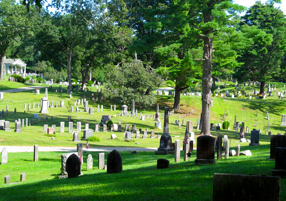 	A városok temetőit is áthelyezték, halottaik ma a Quabbin Park Cemeteryben nyugszanak.