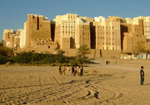 	Shibam városa 1984-ben került fel az UNESCO Világörökség listájára, mind a jemeni kormány, mind a nemzetközi szervezetek rengeteg pénzt fektetnek a fenntartásába.