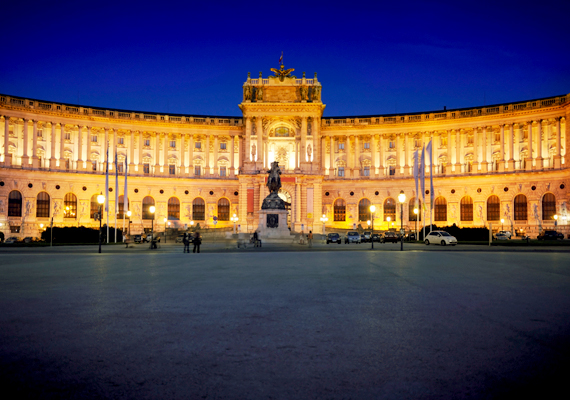 	A hetedik a zene, a történelem és a művészetek fontos európai központja, Bécs lett. A képen a híres Hofburg látható.