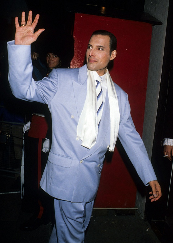 Freddie Mercury 1990 februárjában jelent meg életében utoljára a nyilvánosság előtt a Brit Awards díjkiosztó gálán, ahol az együttes életműdíjat kapott.