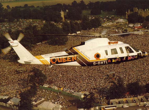 A Queen együttes helikopterrel érkezett az angliai Knebworth Parkba. 1986. augusztus 9-én a Magic Tour záróállomásaként itt léptek együtt utoljára a színpadra, ám ezt akkor a rajongók még nem is sejtették.